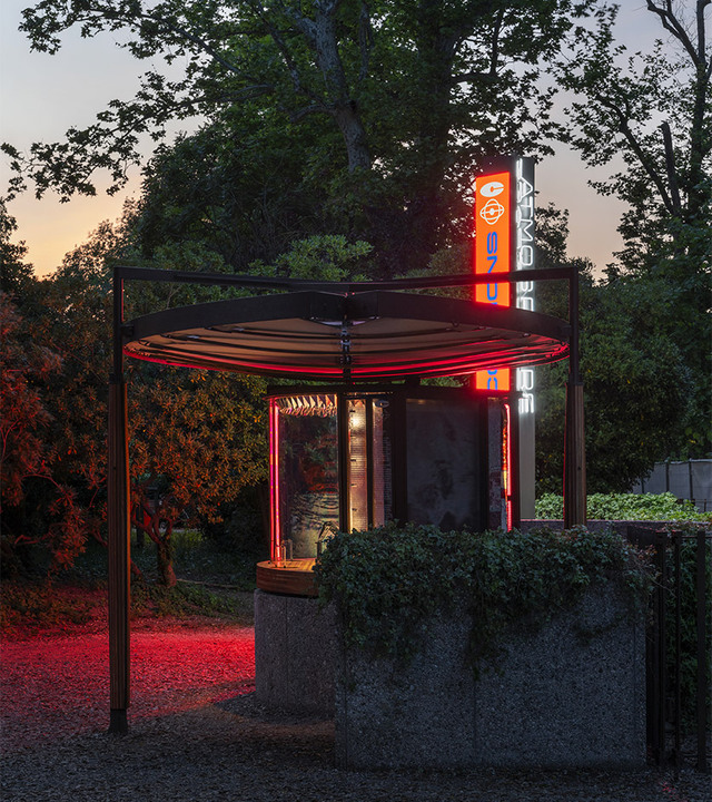 Storica Biglietteria progettata da Carlo Scarpa posizionata all'ingresso della Biennale di Venezia.