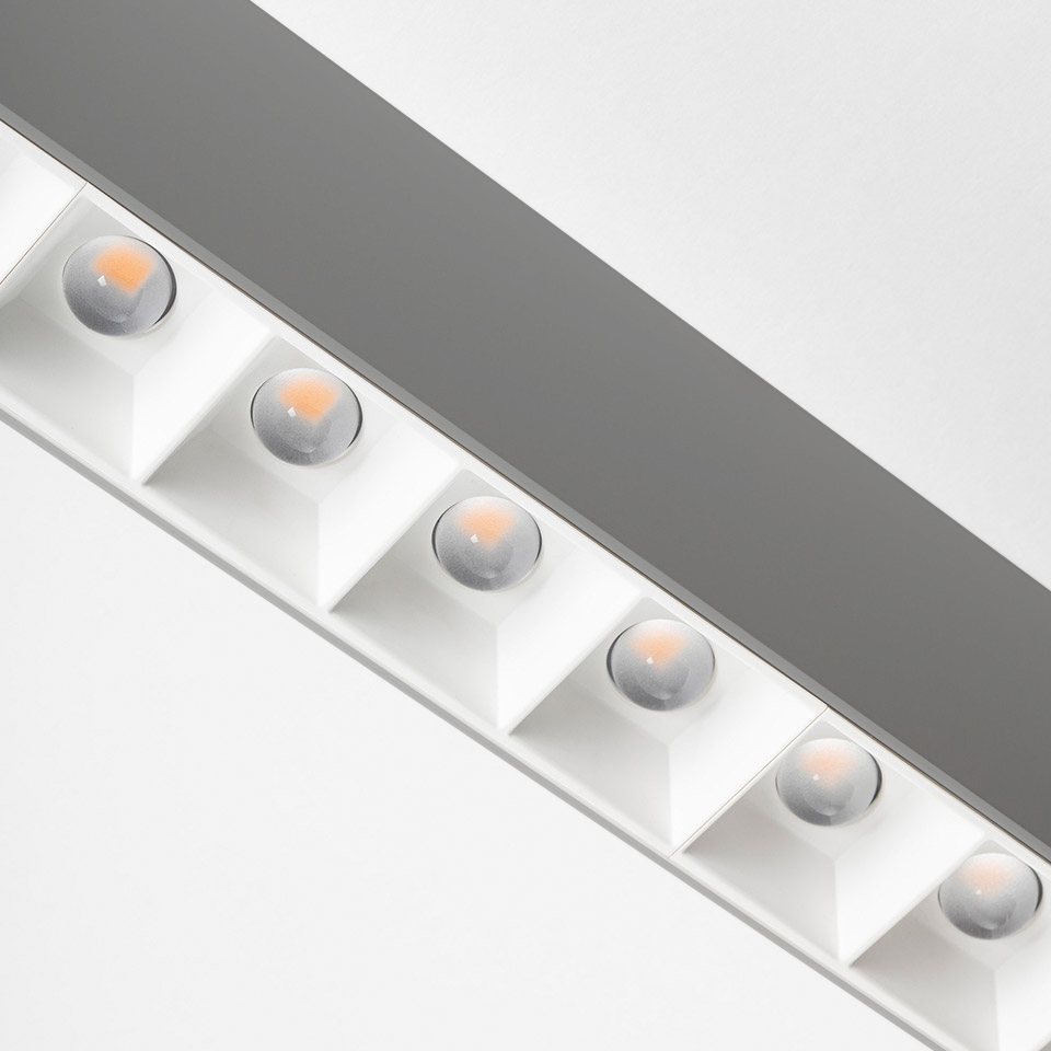 A.39 Refractive - Sospensione - Emissione Diretta + Indiretta - 1184mm - White Integralis - Dimmerabile DALI - Silver