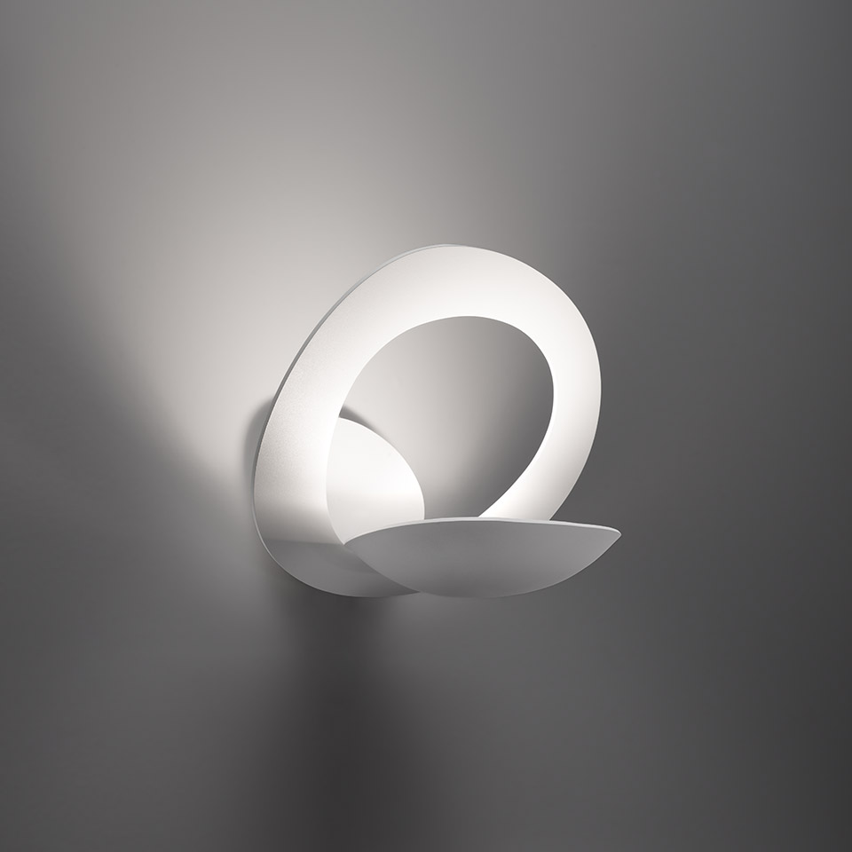 Pirce Wall - White