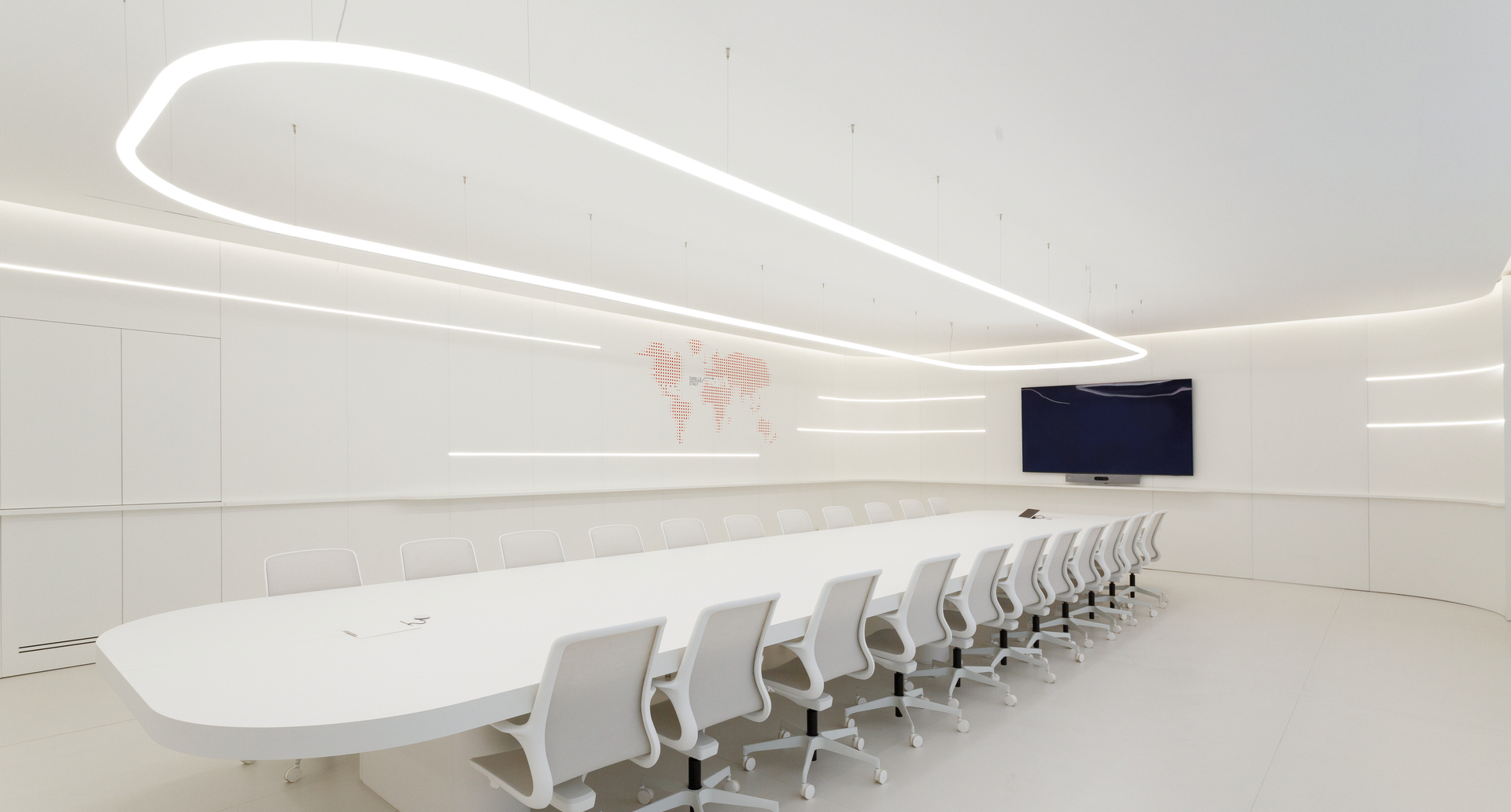 Immagine di Alphabet of Light System all'interno di una sala riunioni.